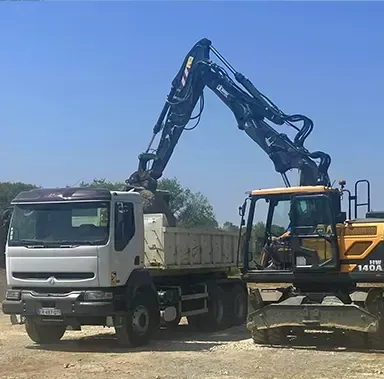 location pelleteuse près de Arradon